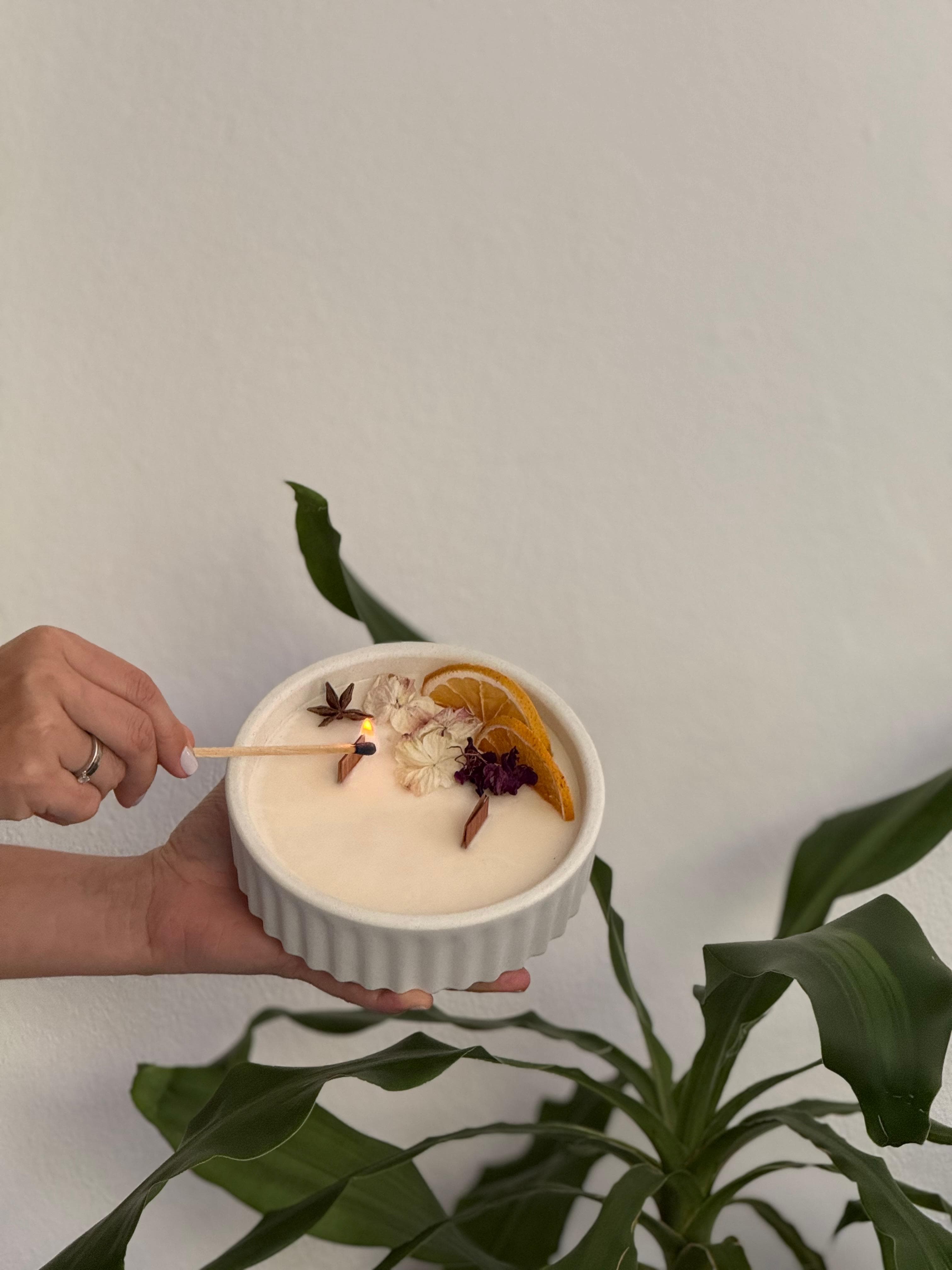 Vela aromática, bowl redondo.