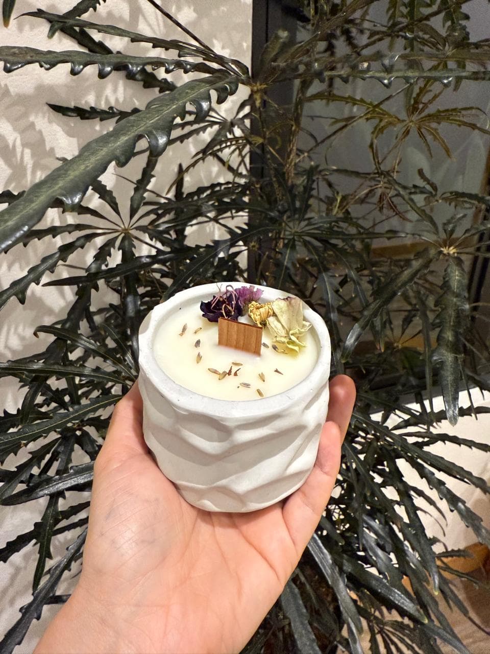 Vela aromática, distorsionada. - Imagen 1